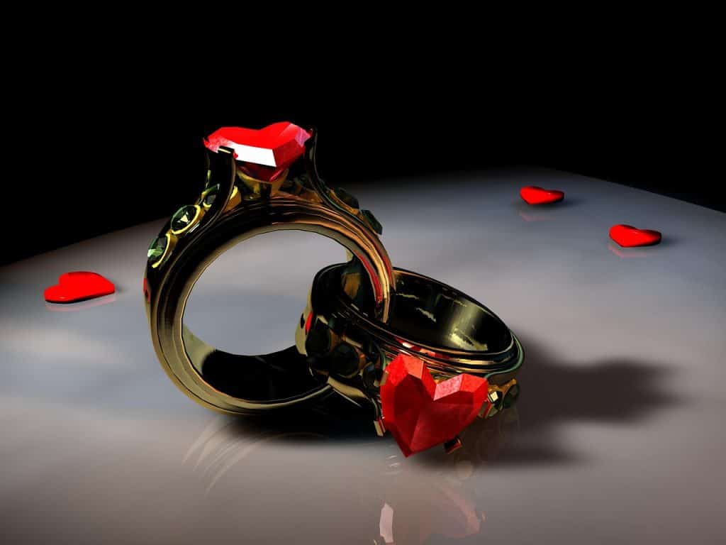 טבעת אירוסין בצורת לב