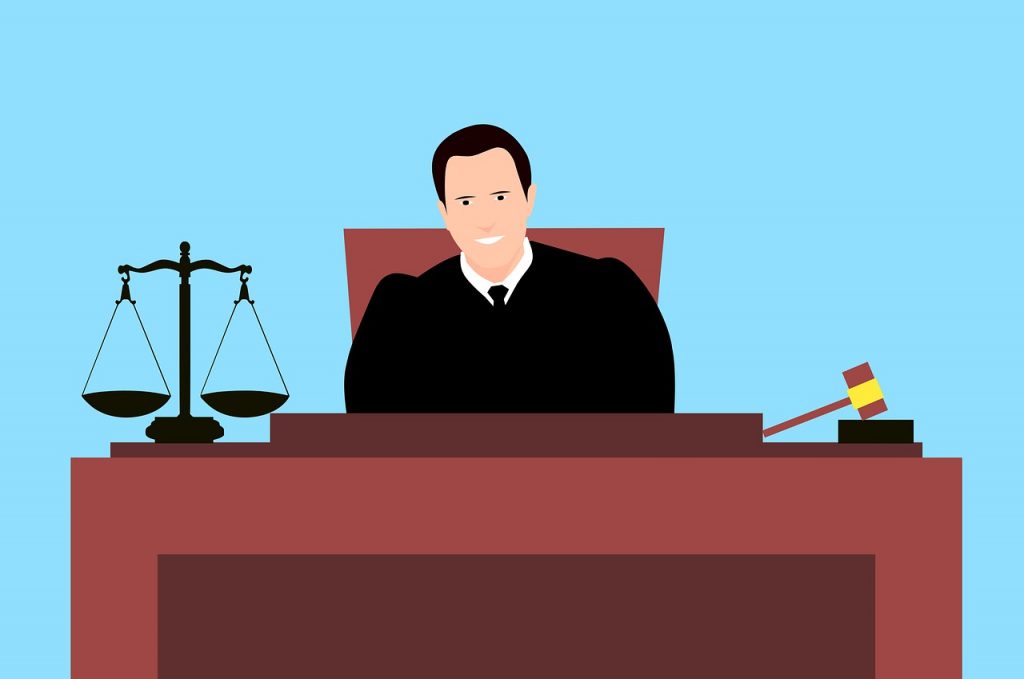 שופט בבית משפט 